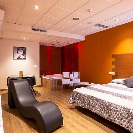 Motel Los Abedules Oviedo Dış mekan fotoğraf