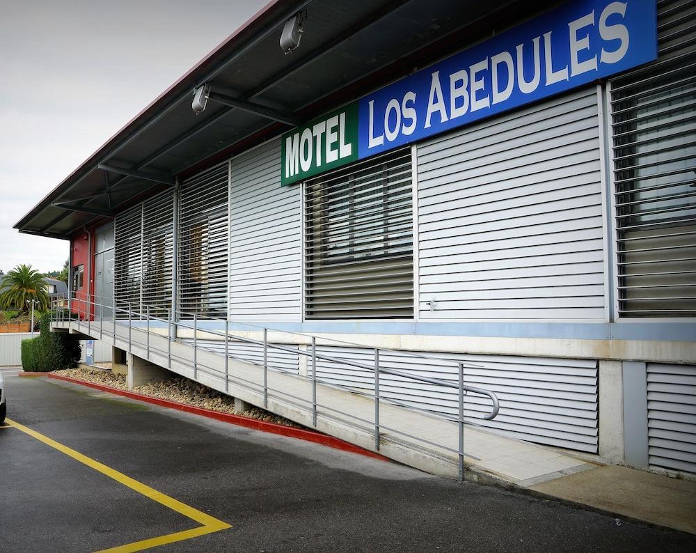 Motel Los Abedules Oviedo Dış mekan fotoğraf