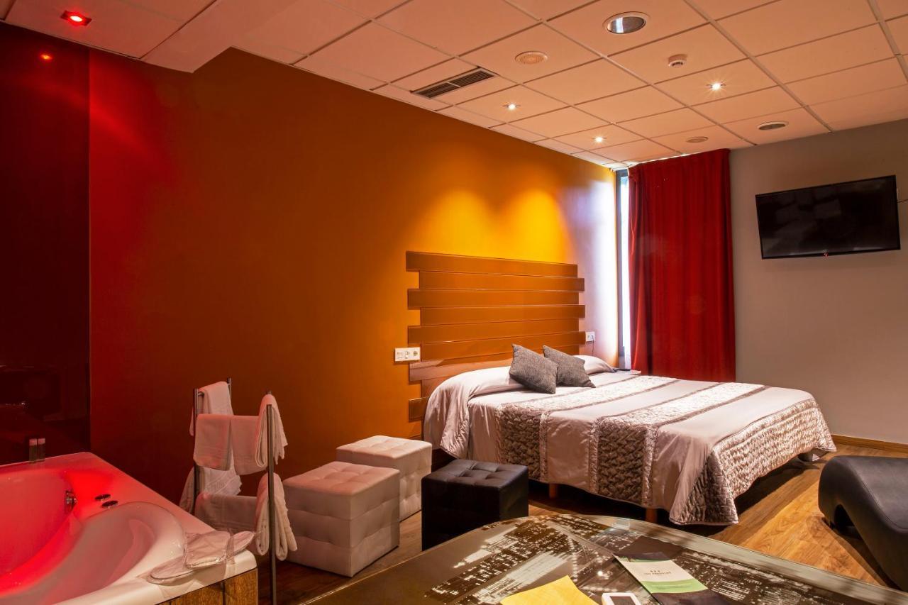 Motel Los Abedules Oviedo Dış mekan fotoğraf