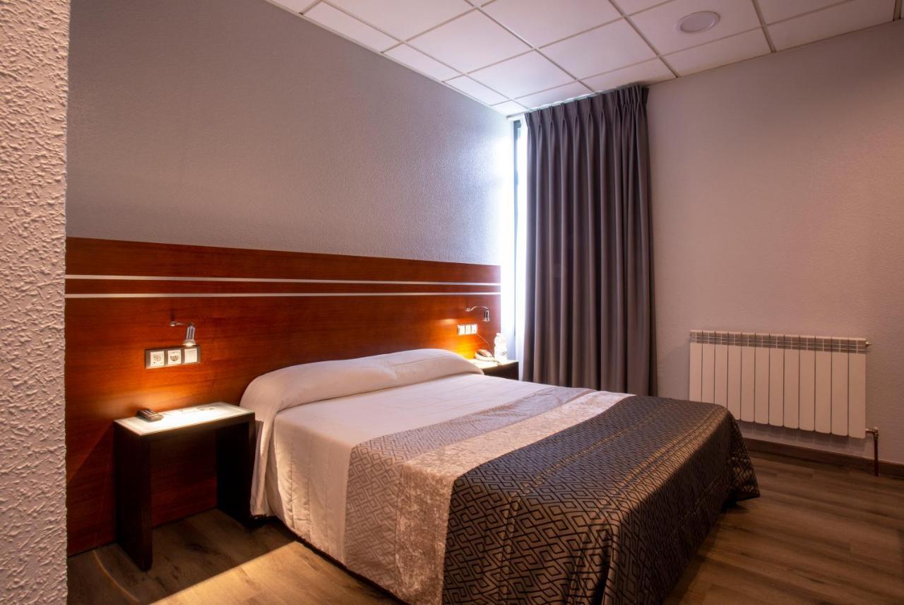 Motel Los Abedules Oviedo Dış mekan fotoğraf