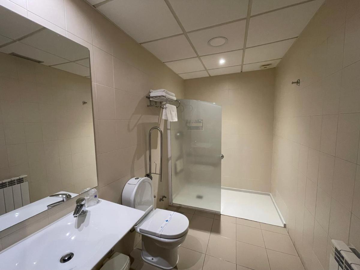Motel Los Abedules Oviedo Dış mekan fotoğraf