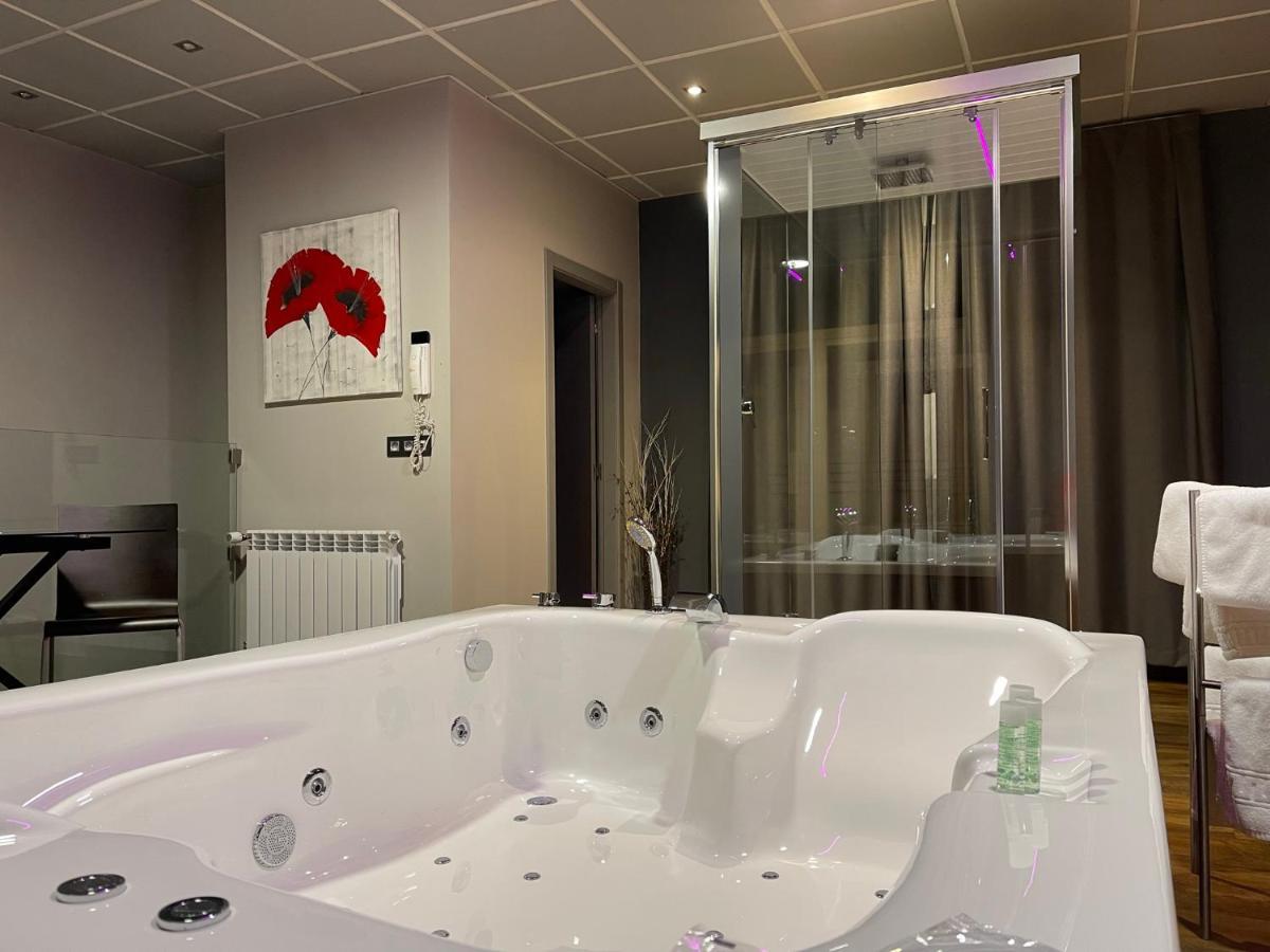 Motel Los Abedules Oviedo Dış mekan fotoğraf
