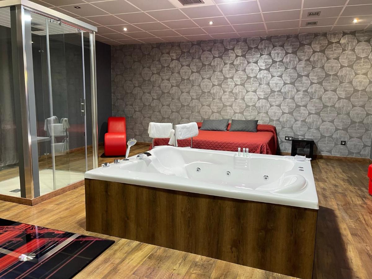 Motel Los Abedules Oviedo Dış mekan fotoğraf