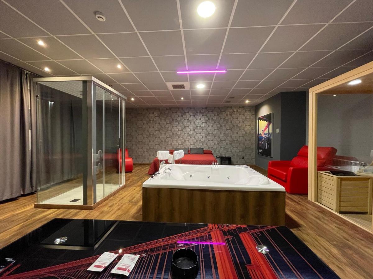 Motel Los Abedules Oviedo Dış mekan fotoğraf