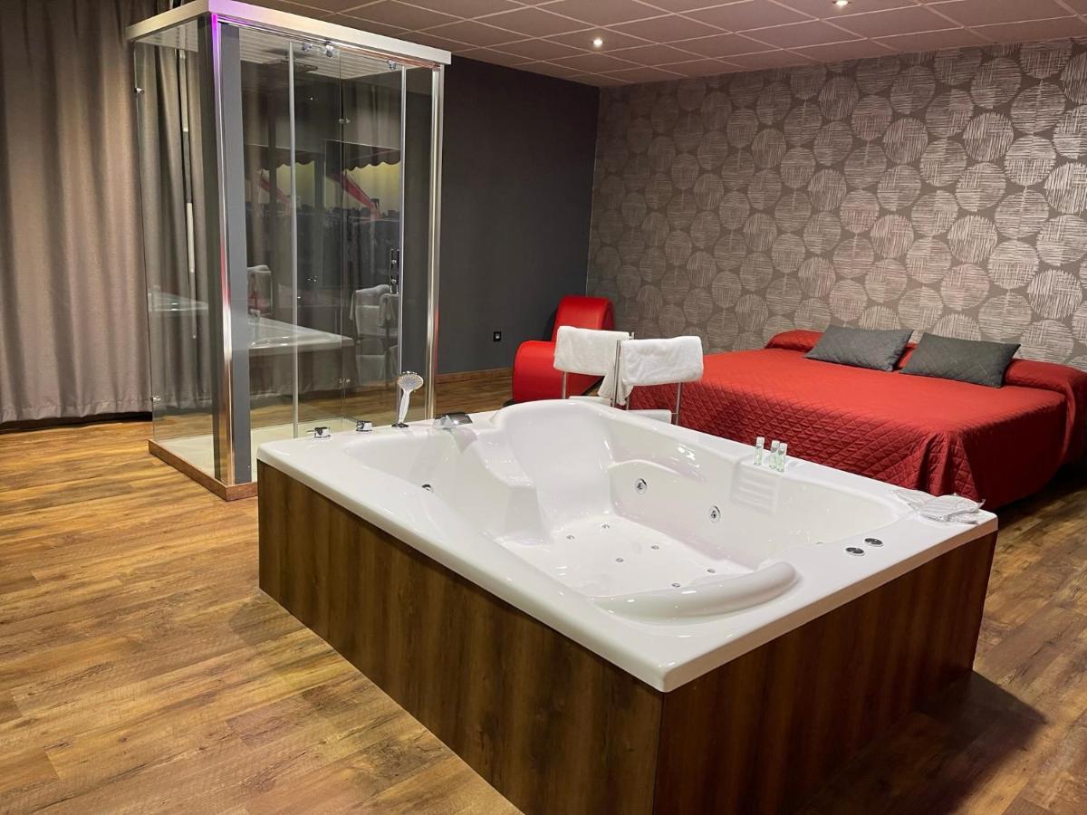 Motel Los Abedules Oviedo Dış mekan fotoğraf