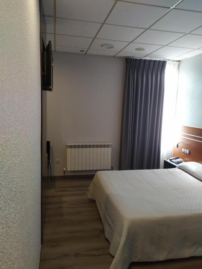 Motel Los Abedules Oviedo Dış mekan fotoğraf