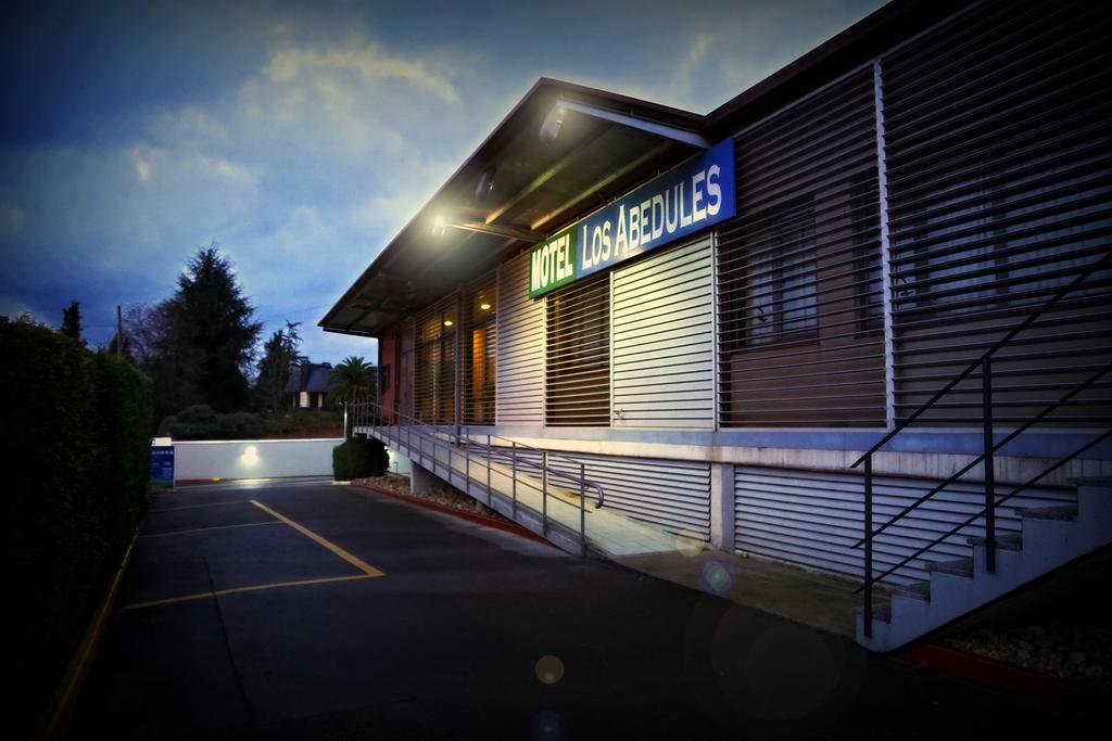 Motel Los Abedules Oviedo Dış mekan fotoğraf