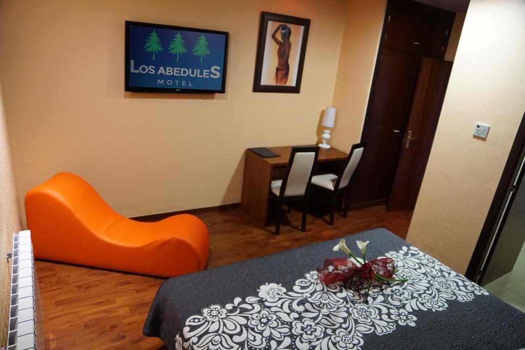 Motel Los Abedules Oviedo Dış mekan fotoğraf
