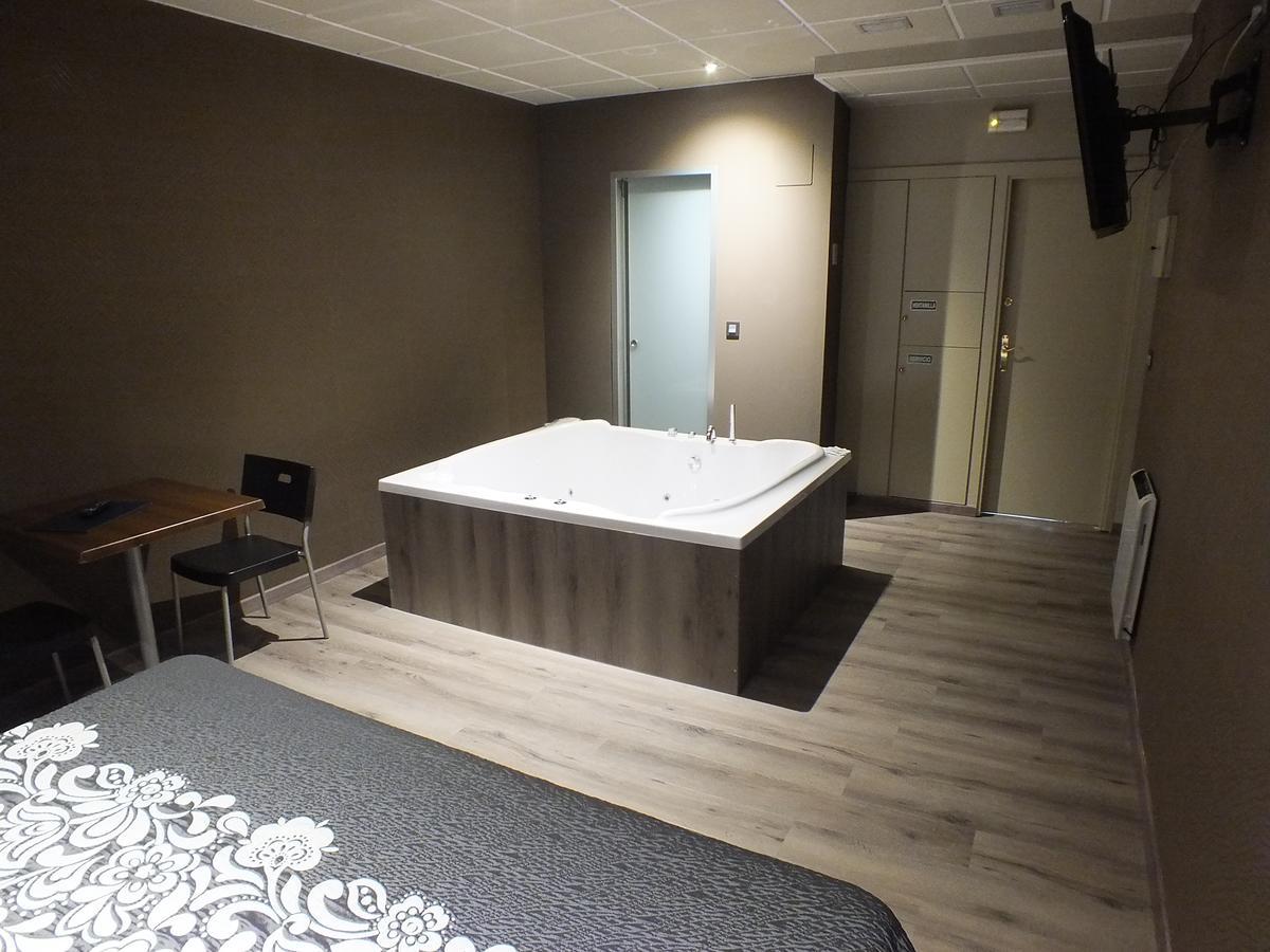 Motel Los Abedules Oviedo Dış mekan fotoğraf