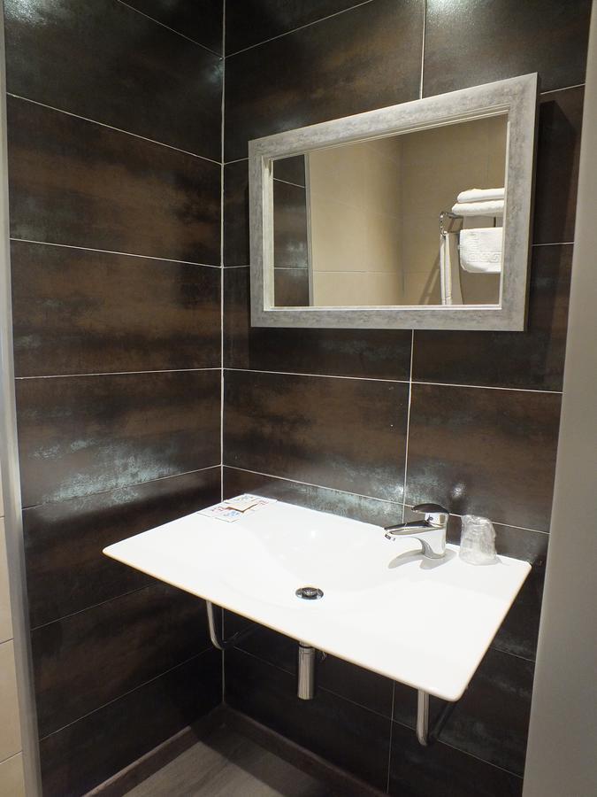 Motel Los Abedules Oviedo Dış mekan fotoğraf