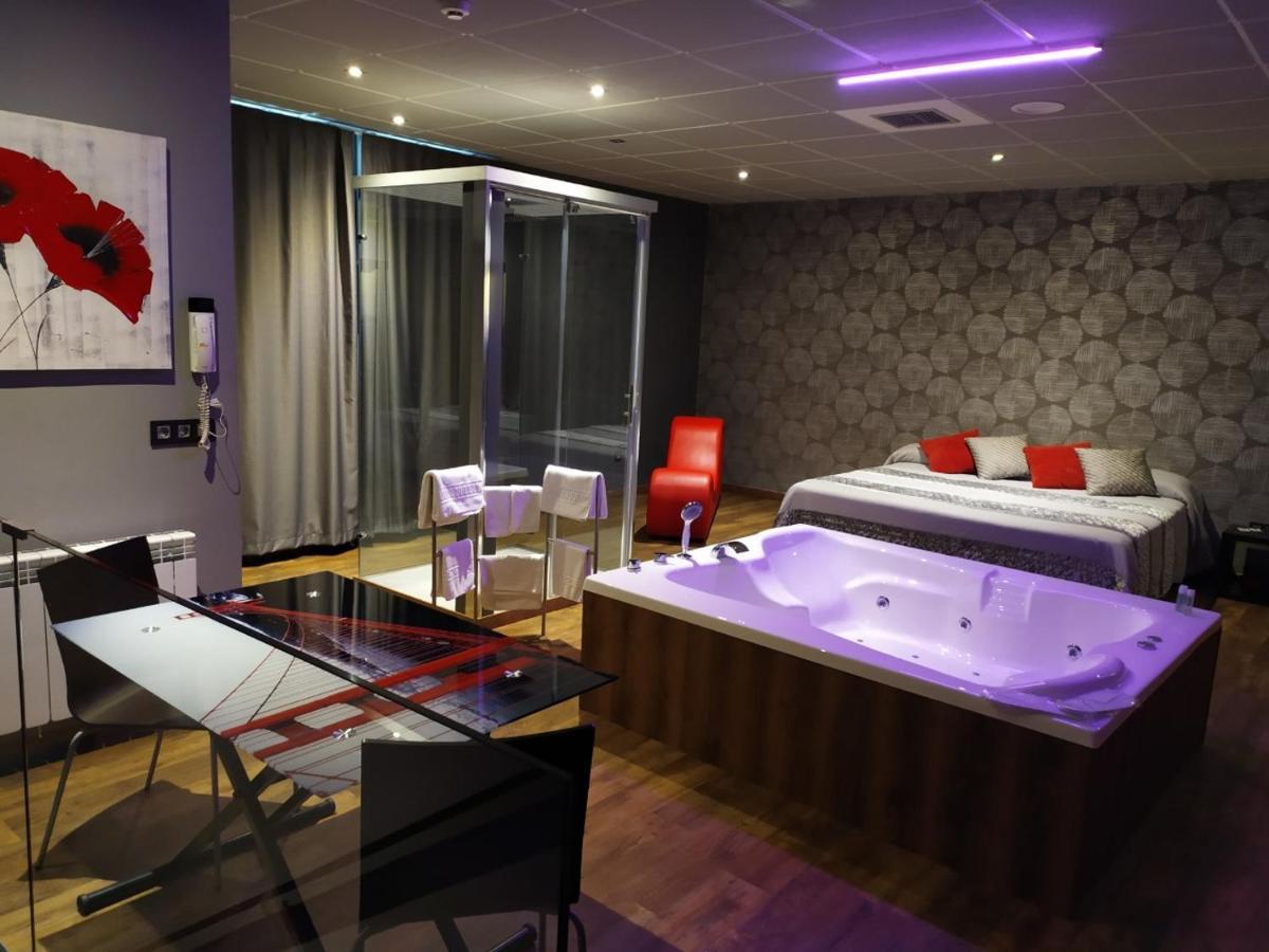 Motel Los Abedules Oviedo Dış mekan fotoğraf